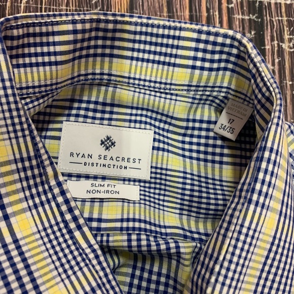 Ryan Seacrest Slim Fit LS shirt size 17 x 34/35
Excellent Pre-owned Condition - Picture 6 of 6